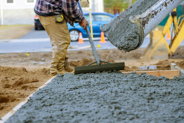 Best Concrete Driveway Installation  in Wellston, OH